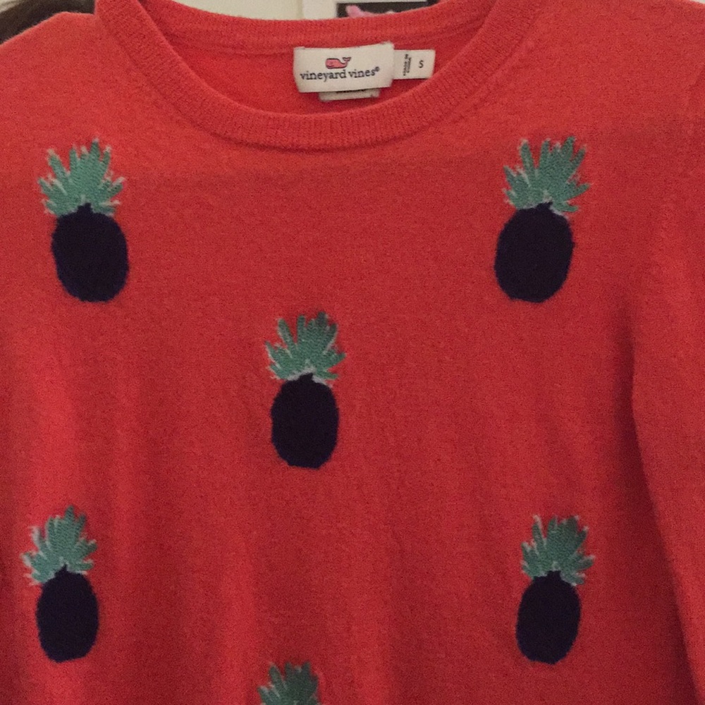 Vineyard vines sweater size small